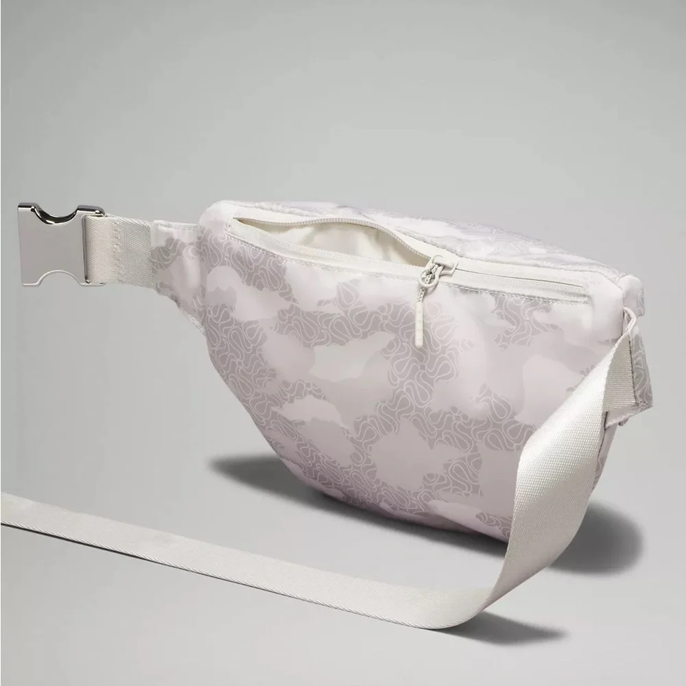 Lululemon City Adventurer Belt Bag 2.5L - Picture 7 of 8